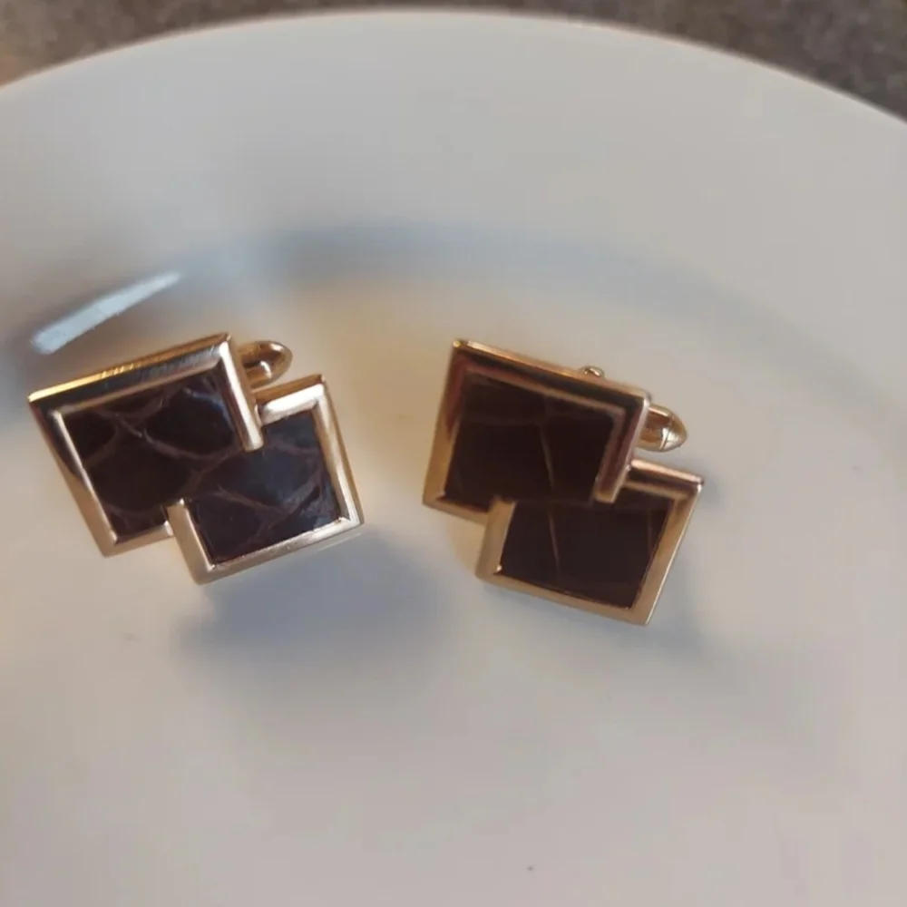 VINTAGE SWANK GOLDTONE BROWN LEATHER CUFFLINKS 4TH GEN OWNED EUC